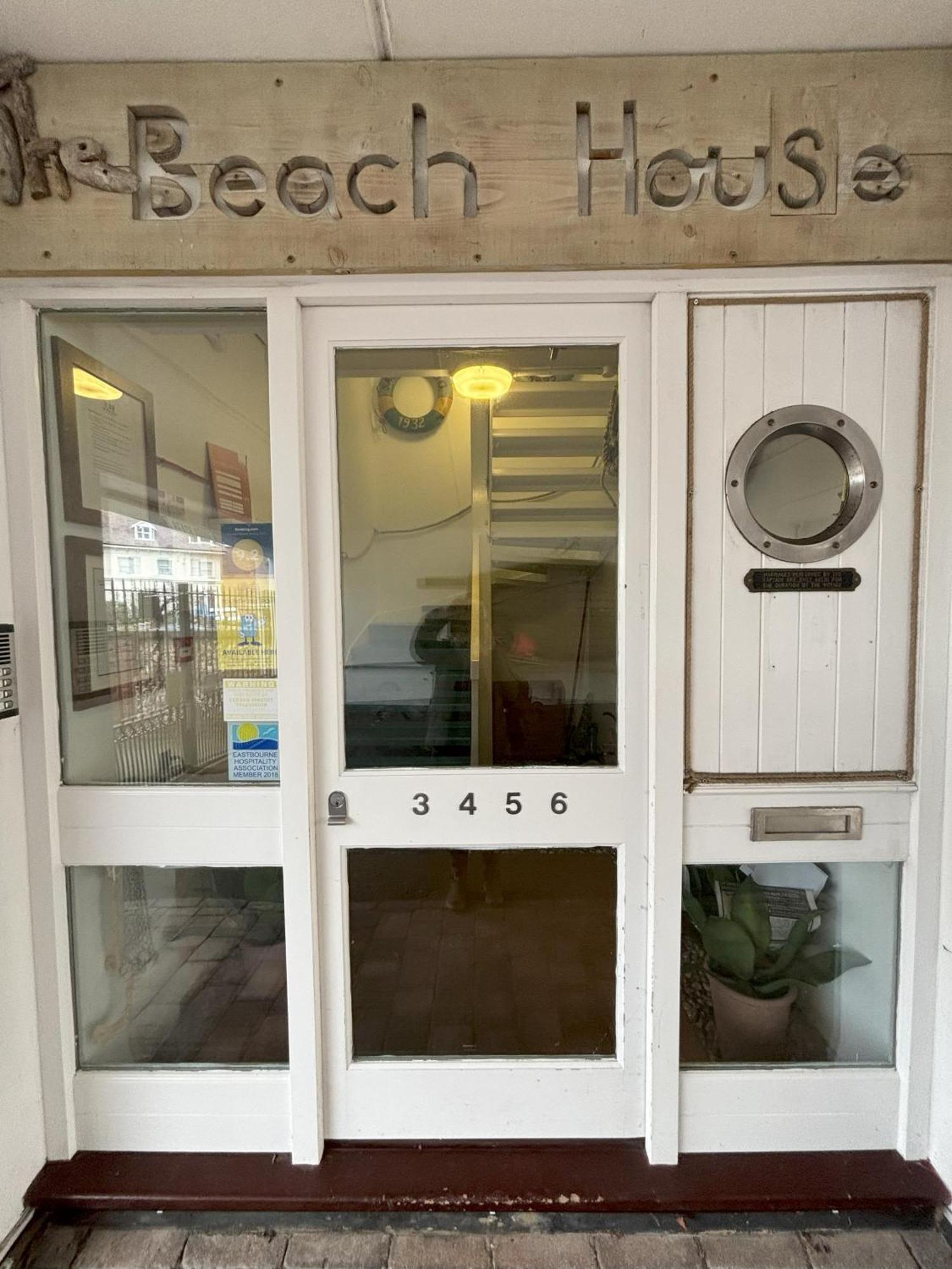 The Beach House Holiday Apartments Eastbourne Dış mekan fotoğraf