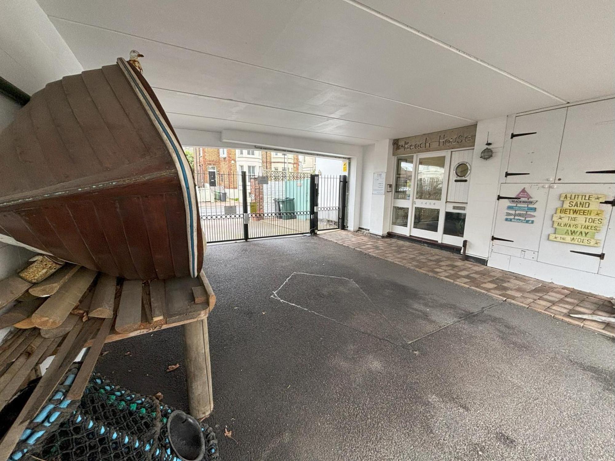 The Beach House Holiday Apartments Eastbourne Dış mekan fotoğraf