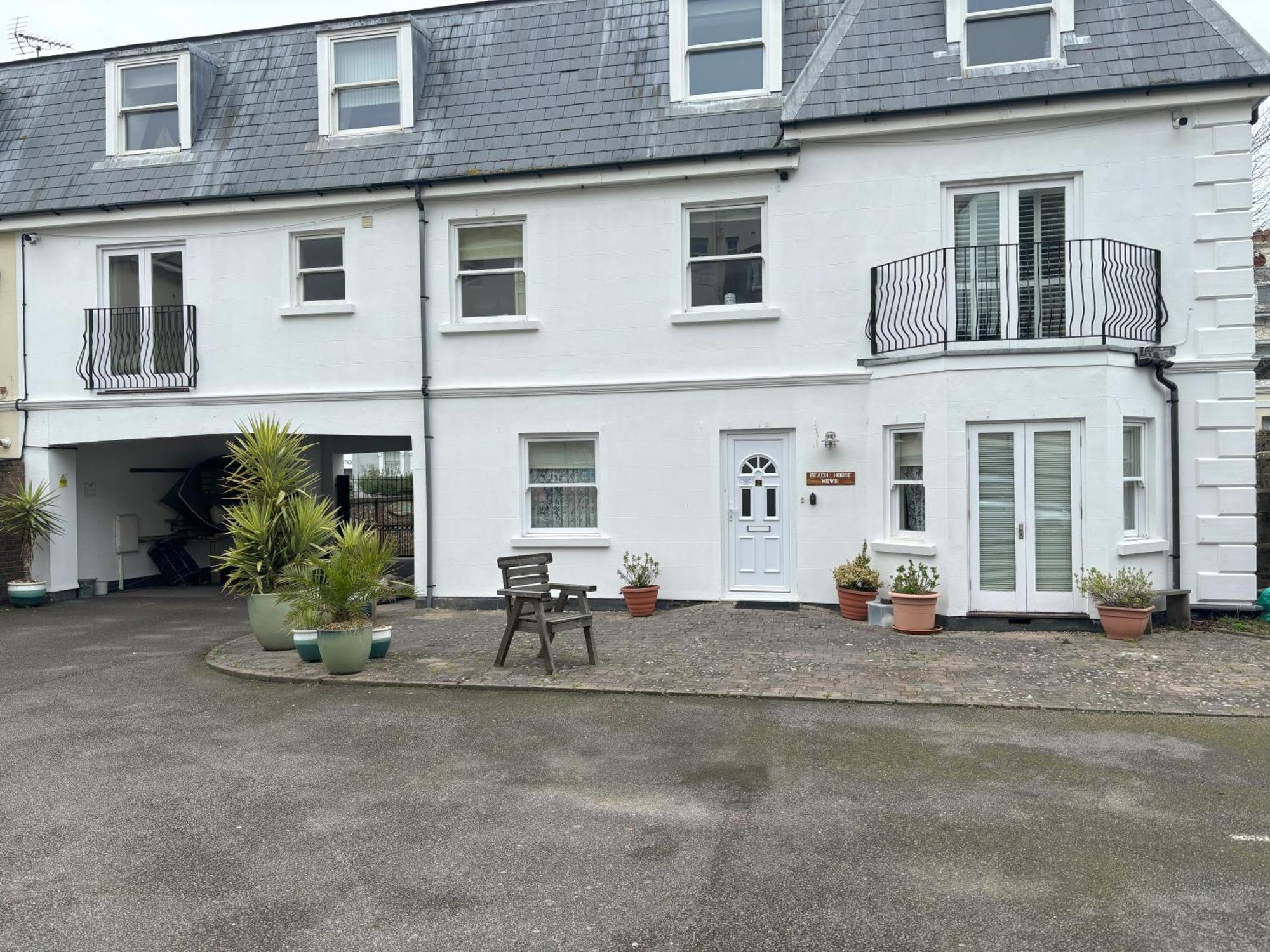 The Beach House Holiday Apartments Eastbourne Dış mekan fotoğraf